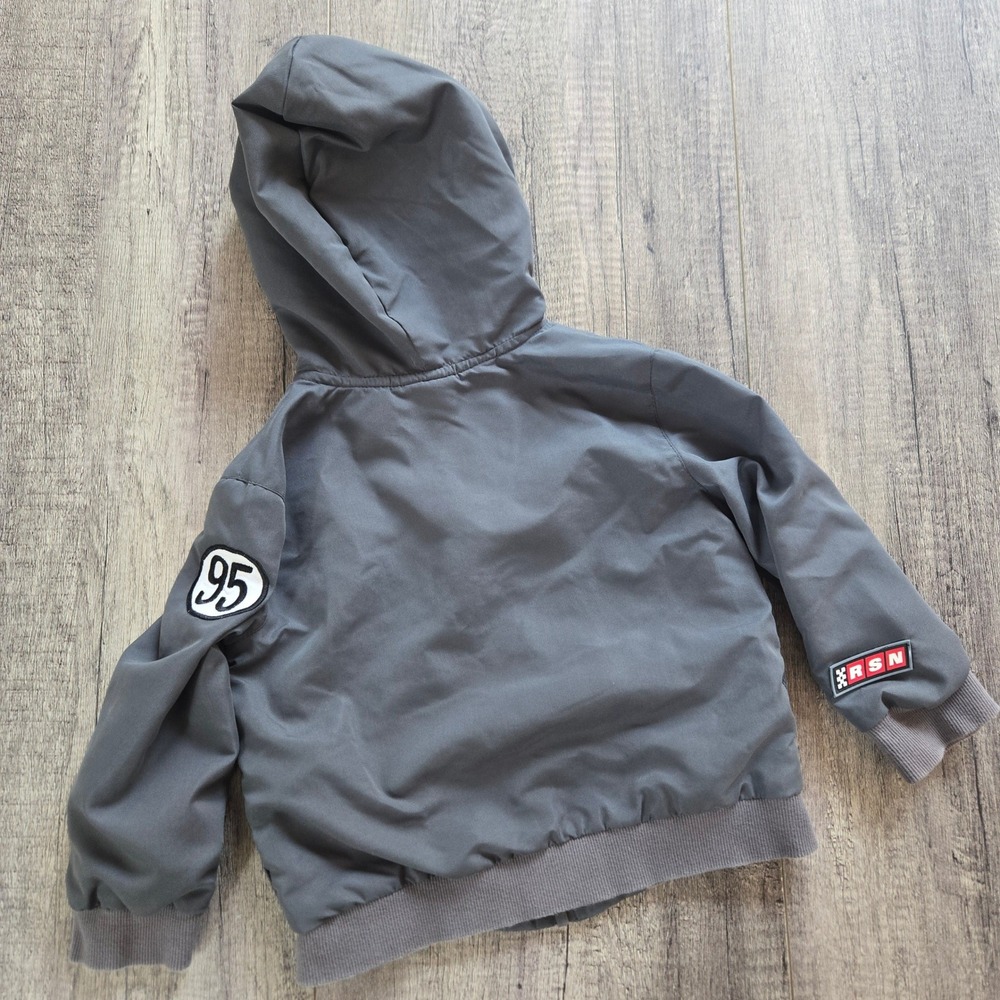 Disney Store Cars Lightning McQueen Grey Hooded Patch Jacket Kids 2/3 221221381 - Picture 3 of 6